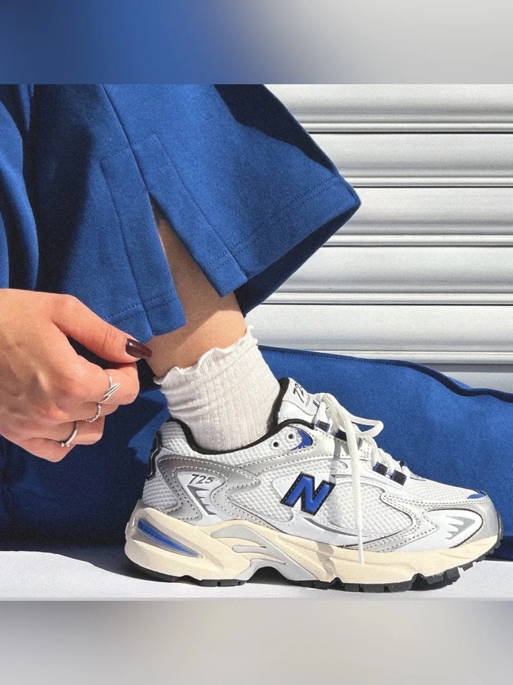 New Balance 725 White Navy Red Running Sneakers